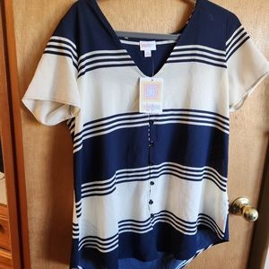 Lularoe med Shannah shirt